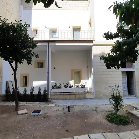 Palazzo Ricciardi 4*